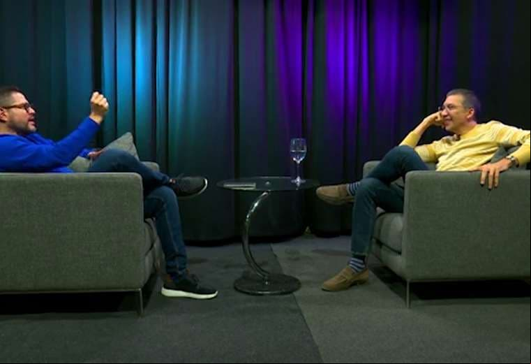 Periodista Gustavo López saca verdades con programa de entrevistas