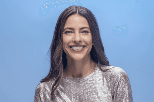 Debi Nova redefine el amor propio con nuevo sencillo ‘Tu manera de amar’