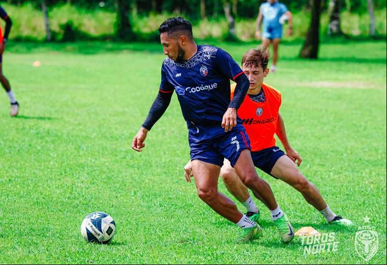 Tres veteranos extienden sus carreras en nuevos equipos