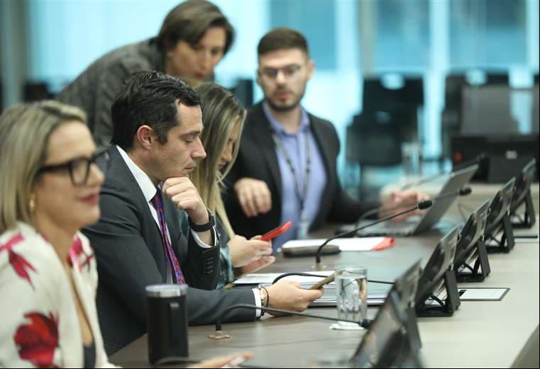 Congreso insistirá en investigación por seguimiento a diputados